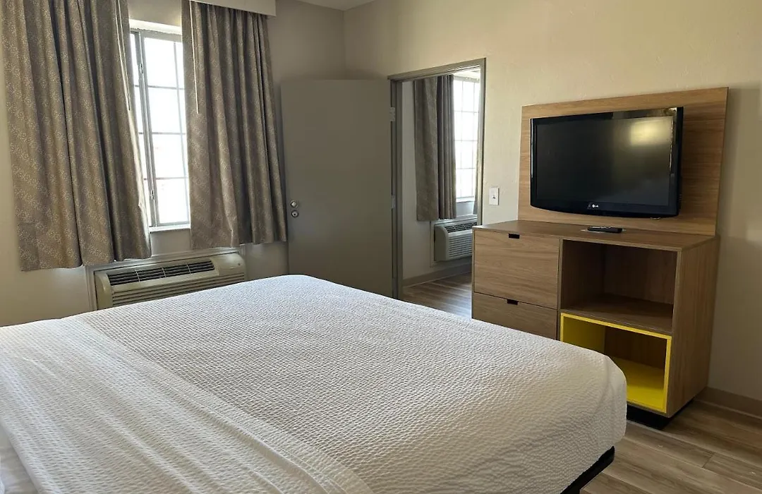 Days Inn By Wyndham Oklahoma City-1