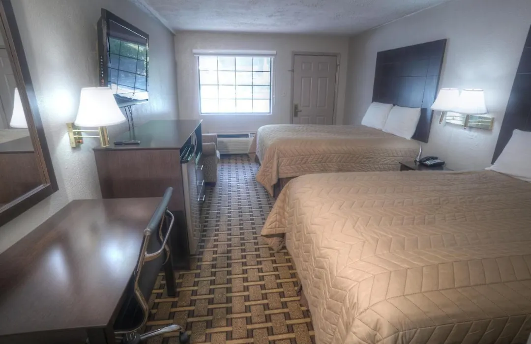 Amerivu Inn & Suites - Helen - Downtown-1