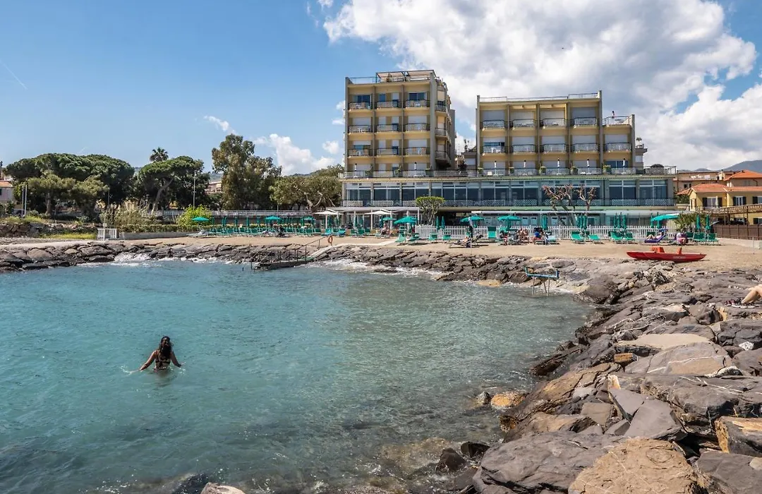 Hotel Bellevue Et Mediterranée-1