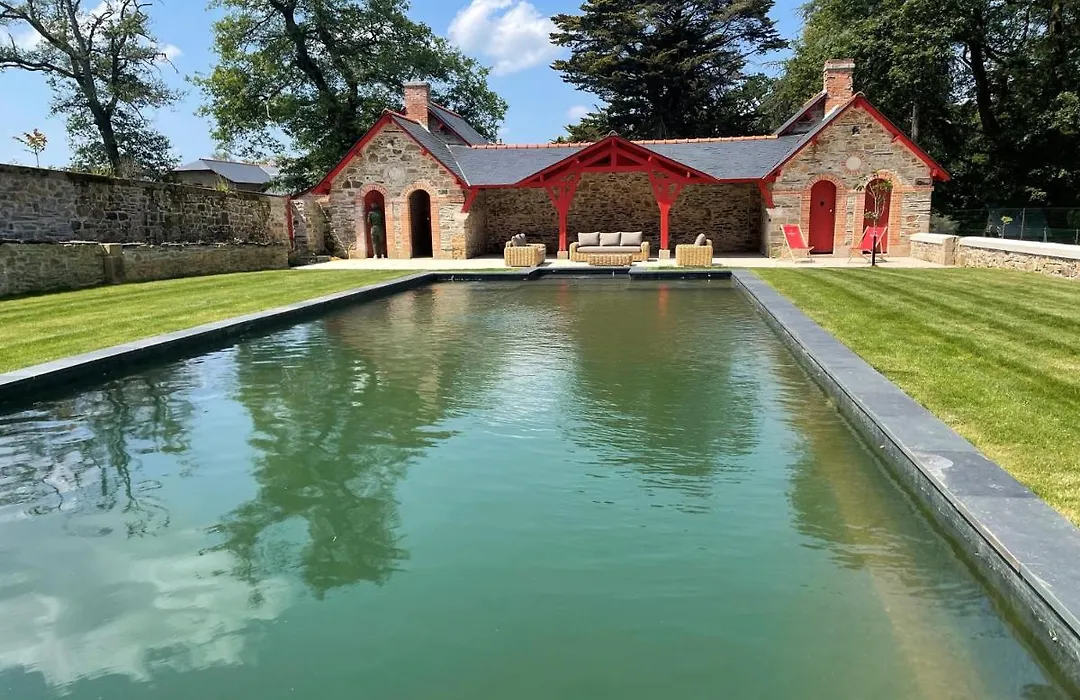 Chateau LE BROSSAY-1