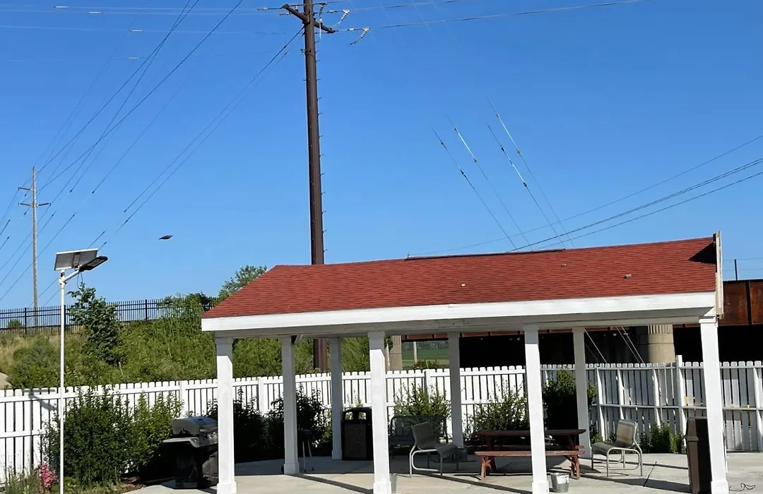 Regal 8 Inn & Suites-1