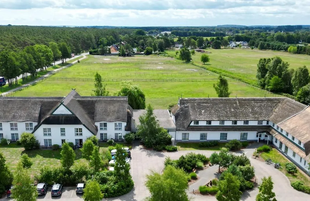 Friesenhof Hotel-Restaurant-Reitanlage-1