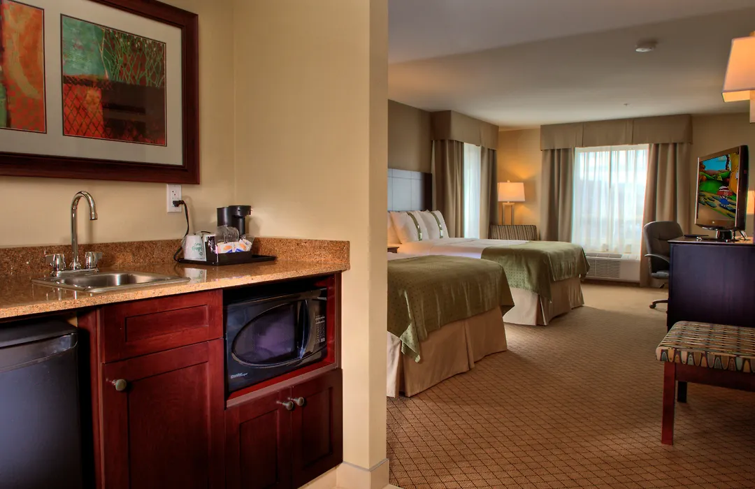 Holiday Inn Hotel And Suites-Kamloops By Ihg-1