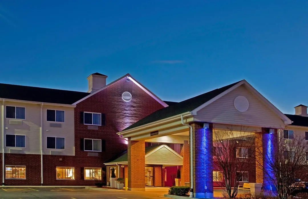 Holiday Inn Express Chicago Northwest-Vernon Hills By Ihg-1