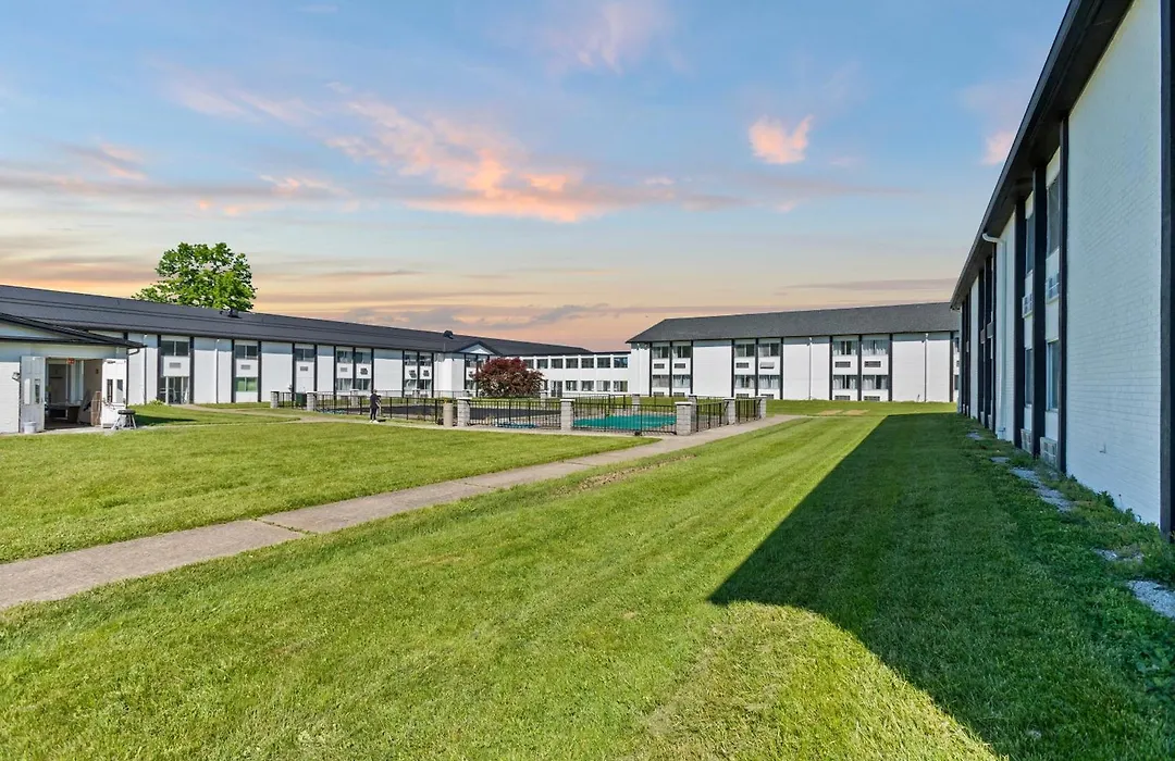 Days Inn By Wyndham Erie-1