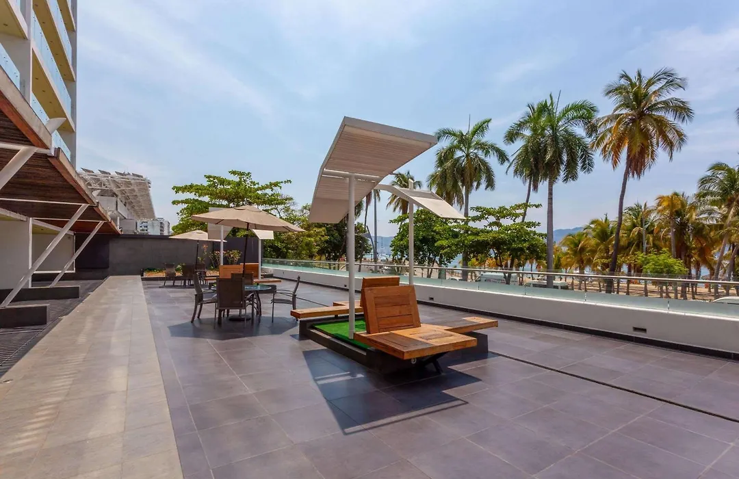 Ramada By Wyndham Acapulco Hotel & Suites-1