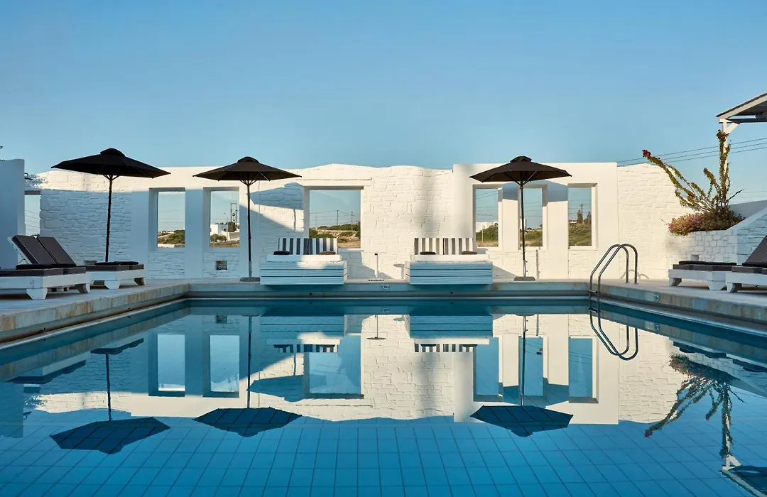 Mr And Mrs White Paros-1