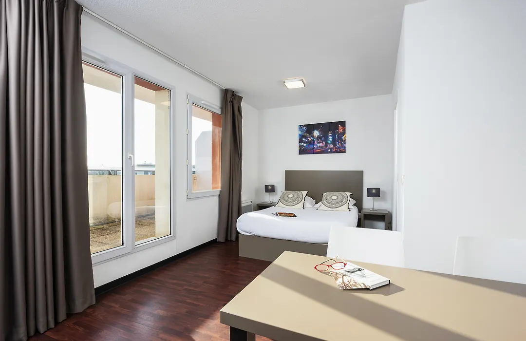 Ténéo Apparthotel Talence-1