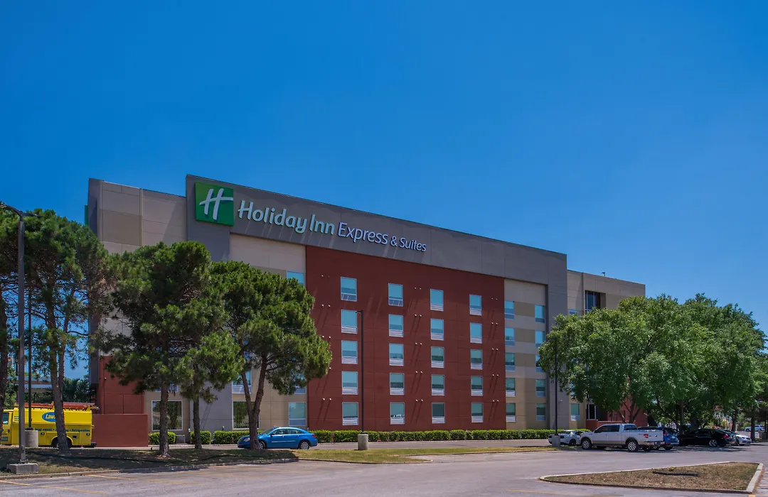 Holiday Inn Express & Suites San Antonio Medical - Six Flags By Ihg-1