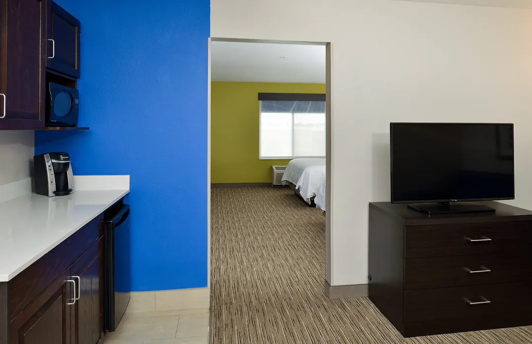 Holiday Inn Express & Suites Pueblo By Ihg-1
