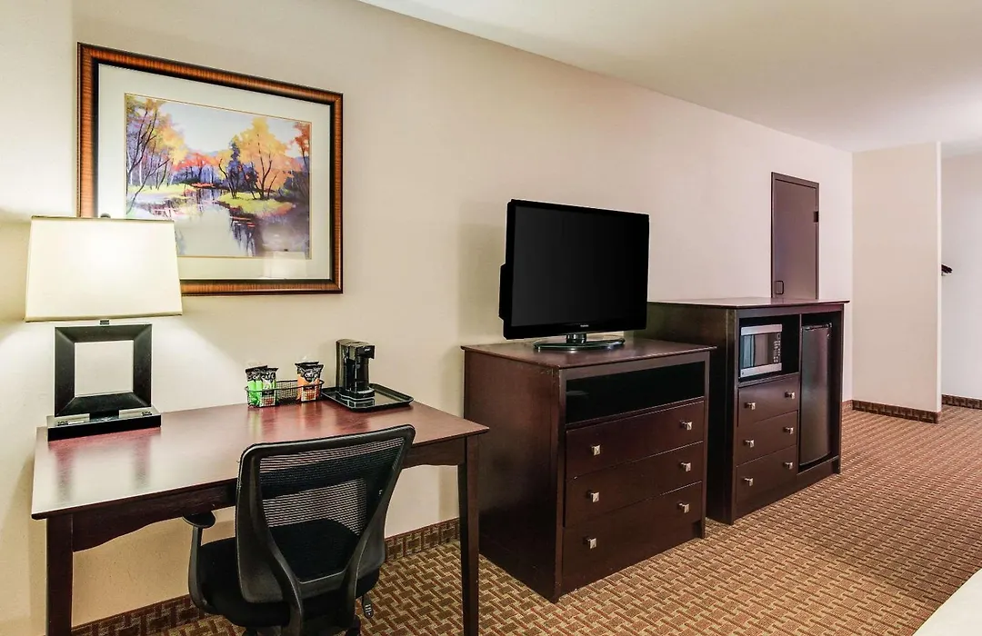 Clarion Hotel Convention Center-1