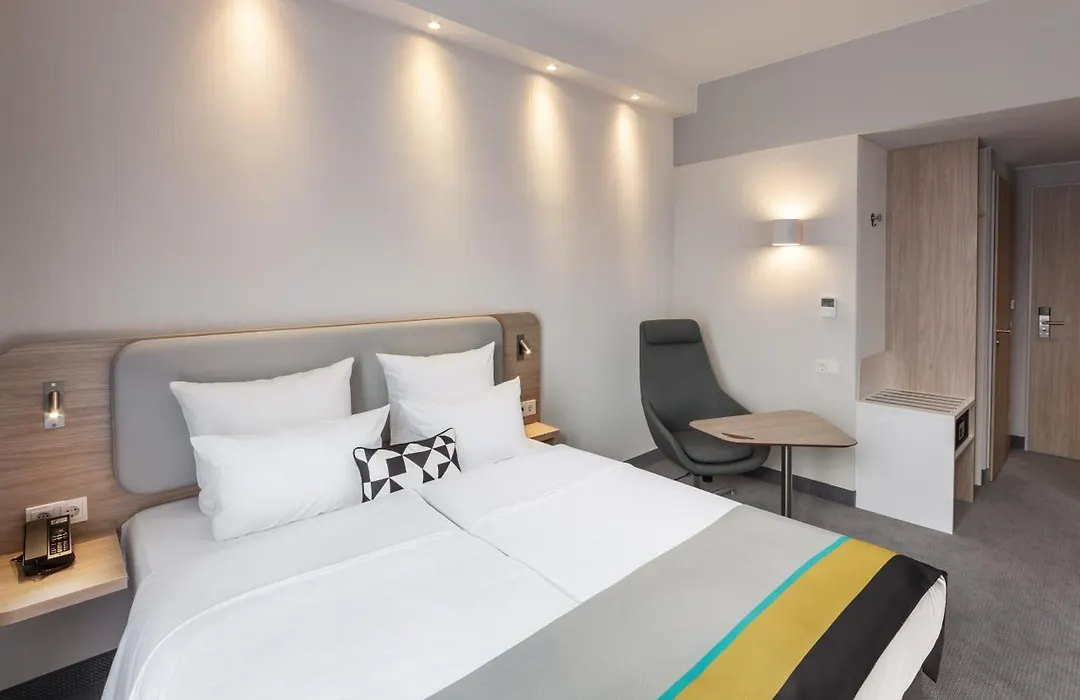 Holiday Inn Express Duesseldorf - Hauptbahnhof By Ihg-1