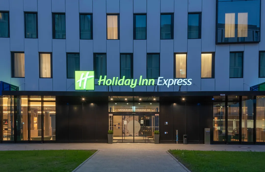 Holiday Inn Express Düsseldorf - Hauptbahnhof, an IHG Hotel-1