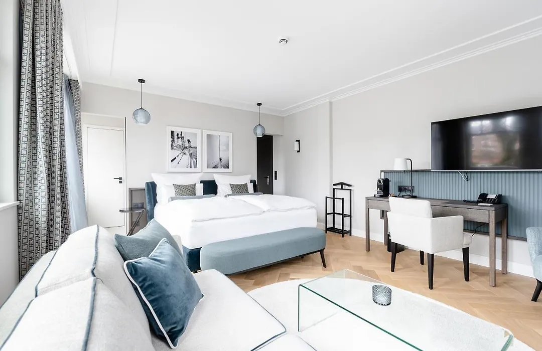 Clounys Hotel-1
