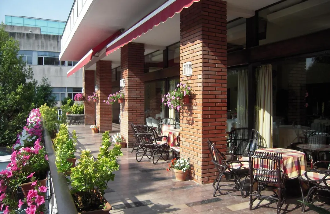 Hotel Alcazar Irun-1