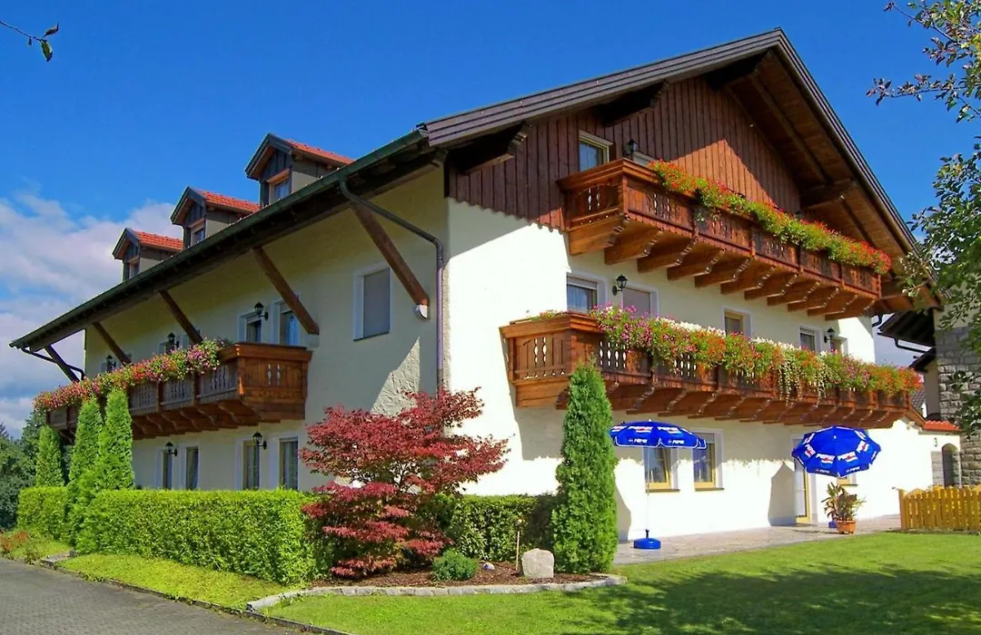 Familienbetrieb Lichtenauer Hof-1