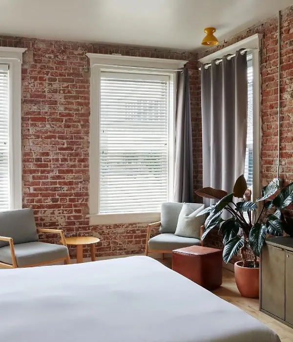 The Jesse Hotel & Bar-1