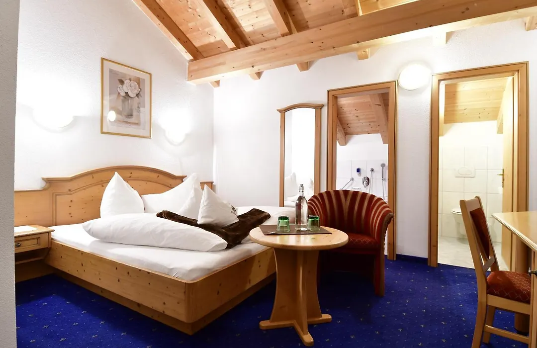Hotel Höllroah-1