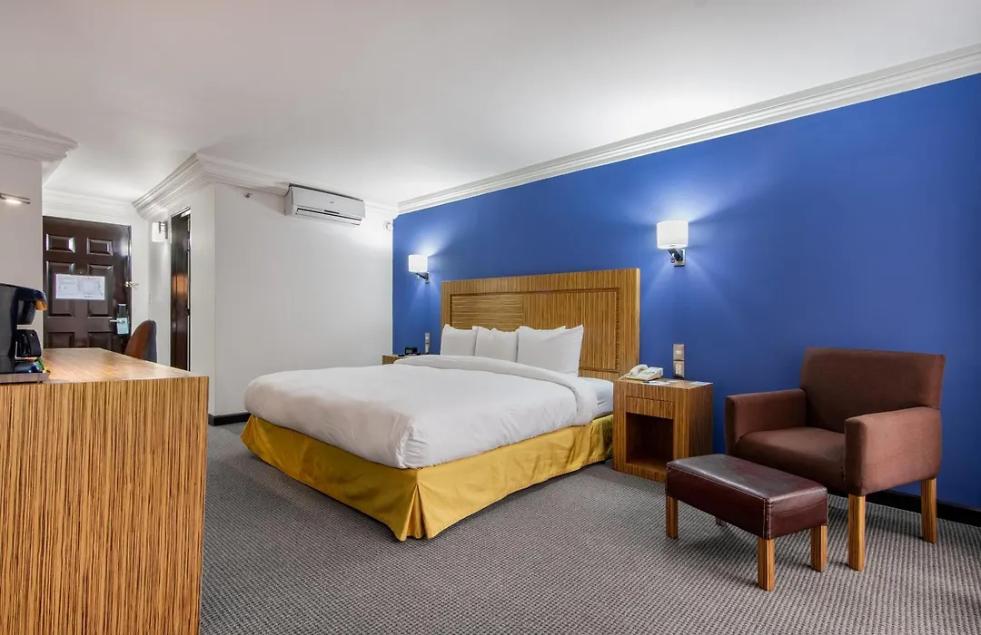 Radisson Hotel & Convention Center Toluca-1