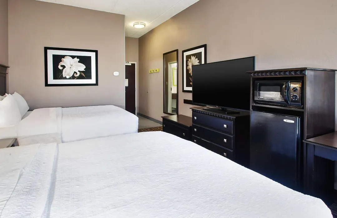 Hampton Inn & Suites Cleveland-Airport/Middleburg Heights-1