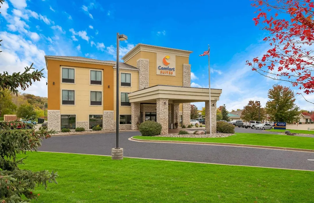 Comfort Suites Hudson I-94-1