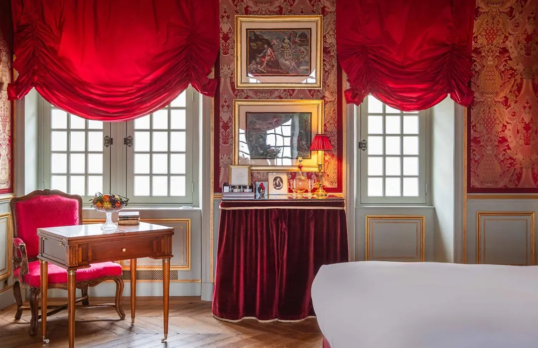Relais & Chateau Louise De La Valliere-1