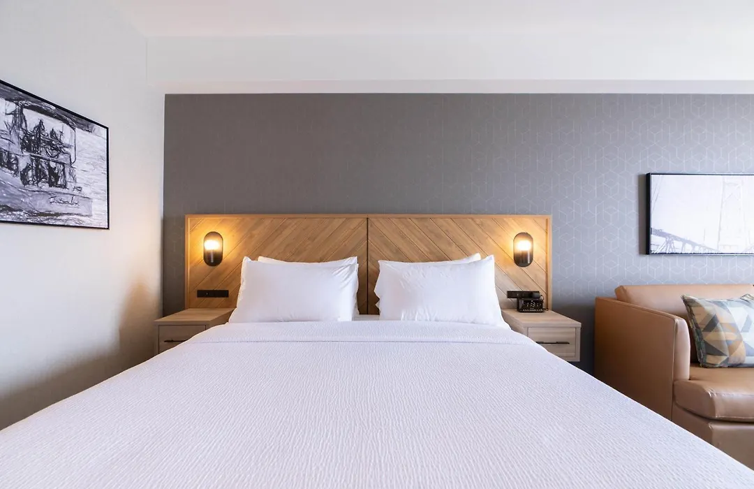 Sandman Signature Dartmouth Hotel & Suites-1