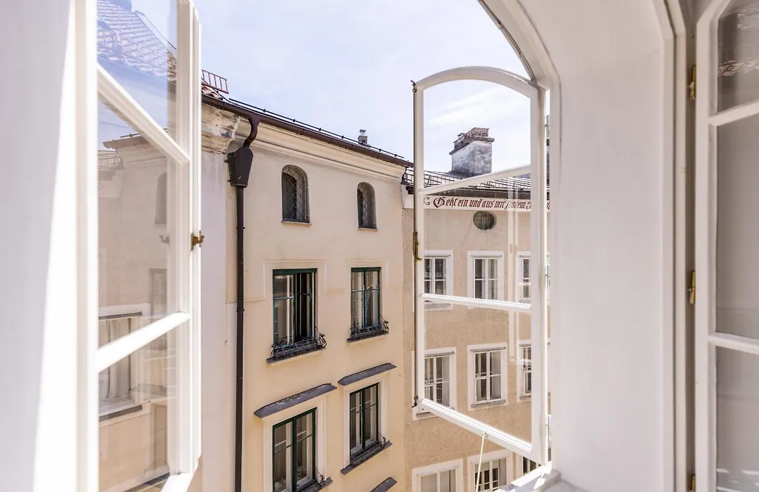 Small Luxury Hotel Goldgasse-1