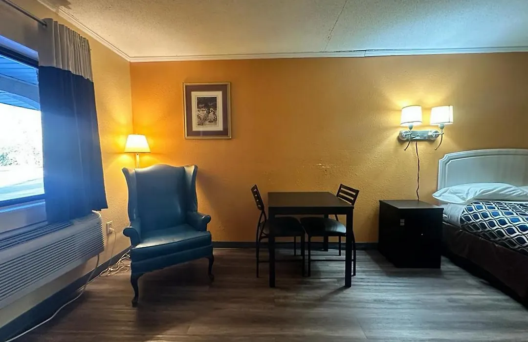 Loyalty Inn Rockingham-1