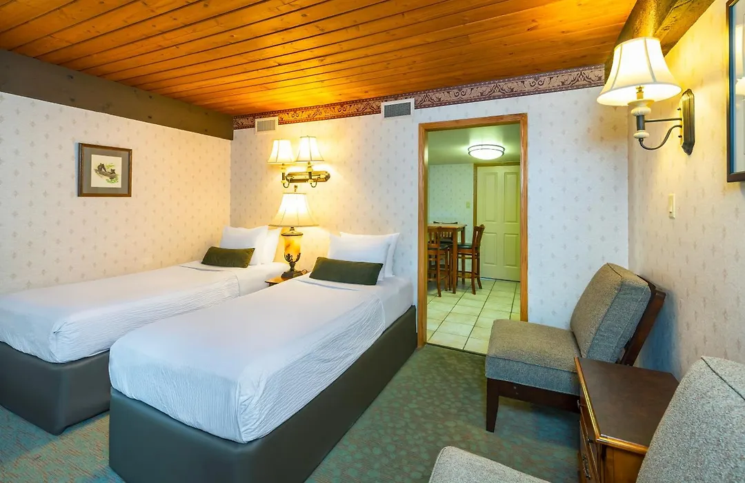 Charltons Banff-1