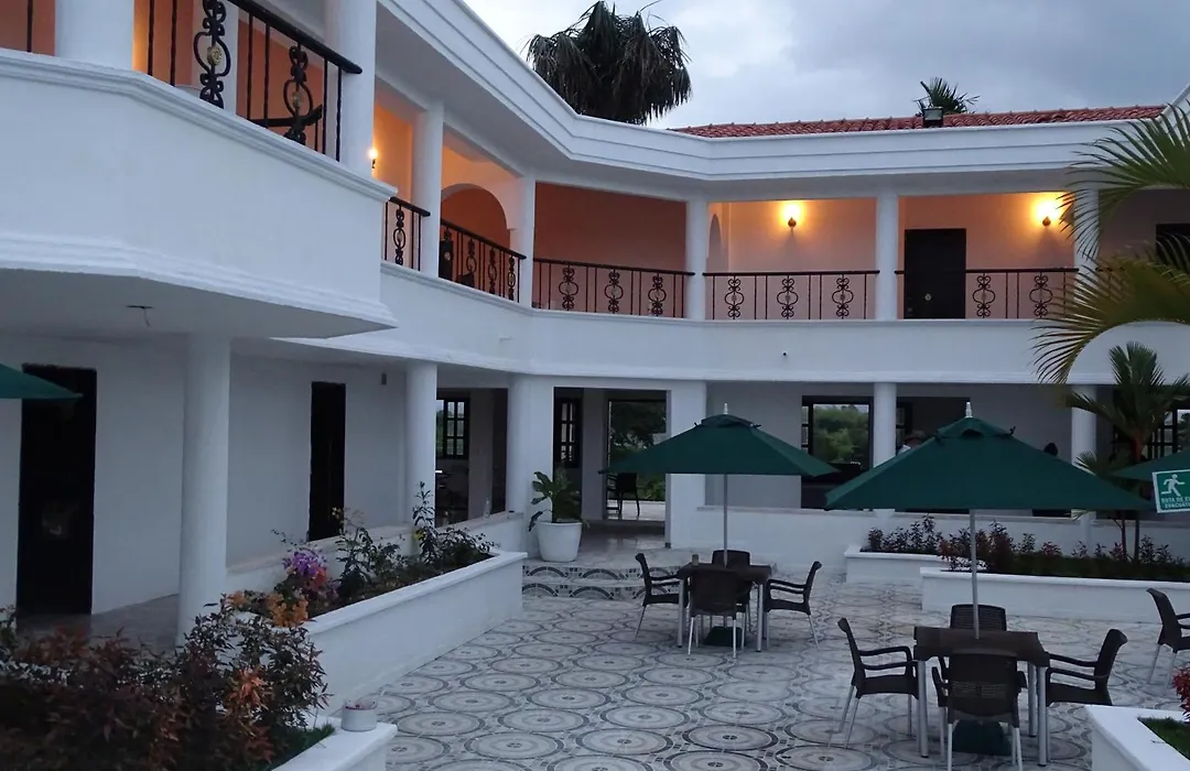Hotel Palmas De Alcalá-1