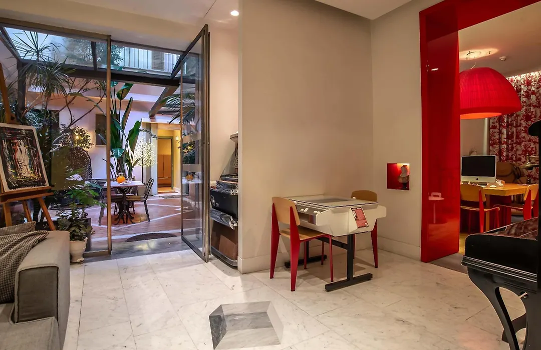 Hotel White-1