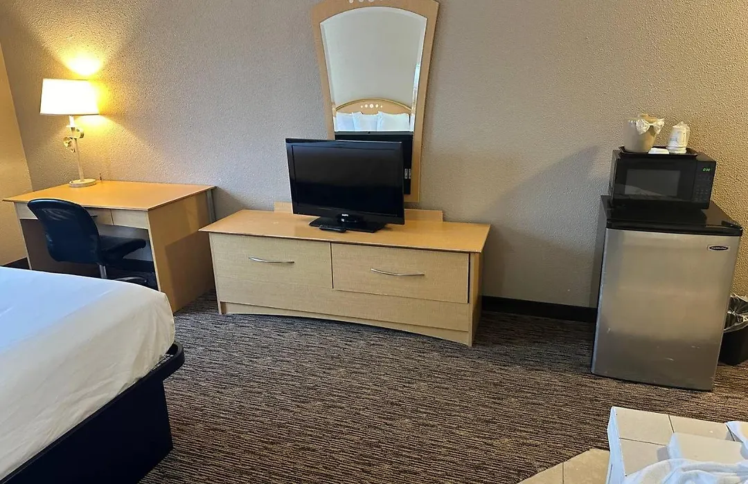 Baymont By Wyndham Lawrenceburg-1