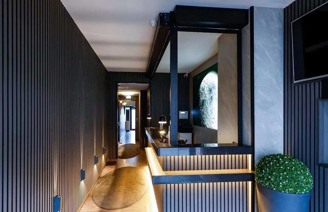 Sleephotels Cosmos-1