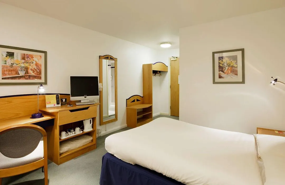 Ibis Preston North-1