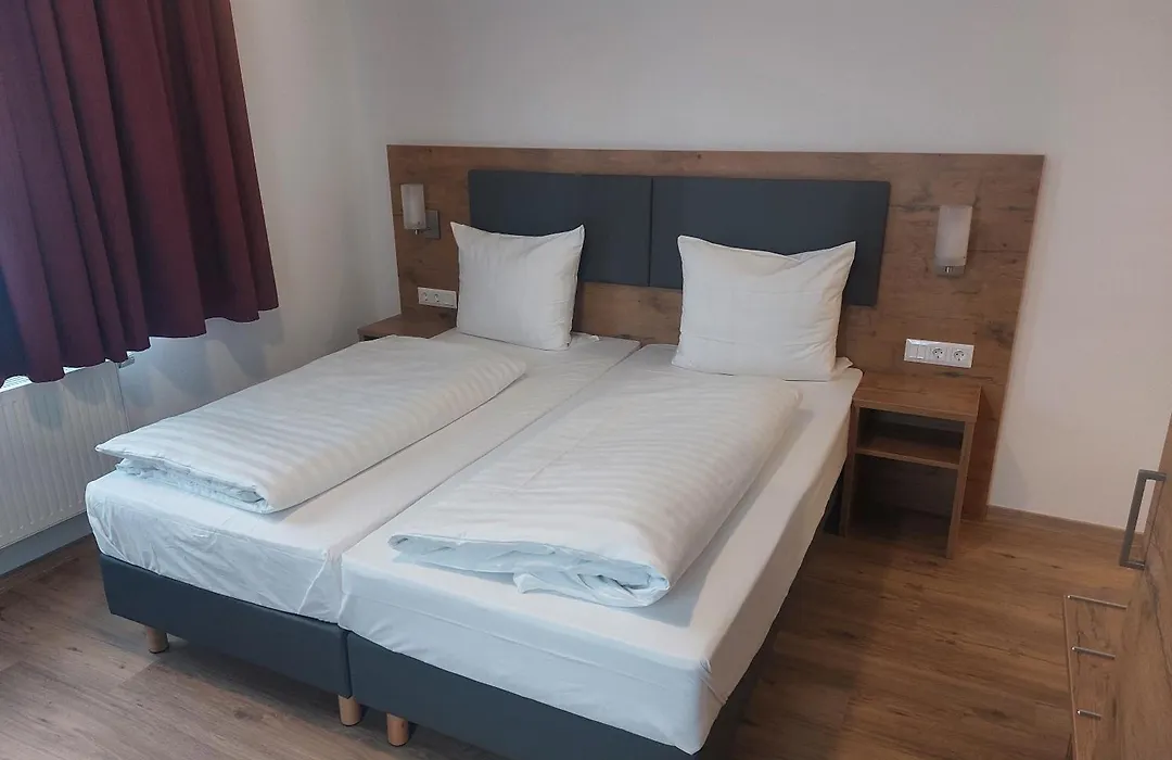Hotel Stern-1
