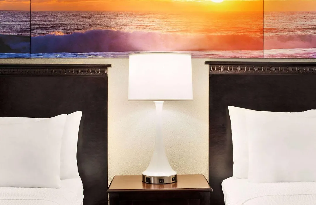 Days Inn By Wyndham Ocean City Oceanfront-1