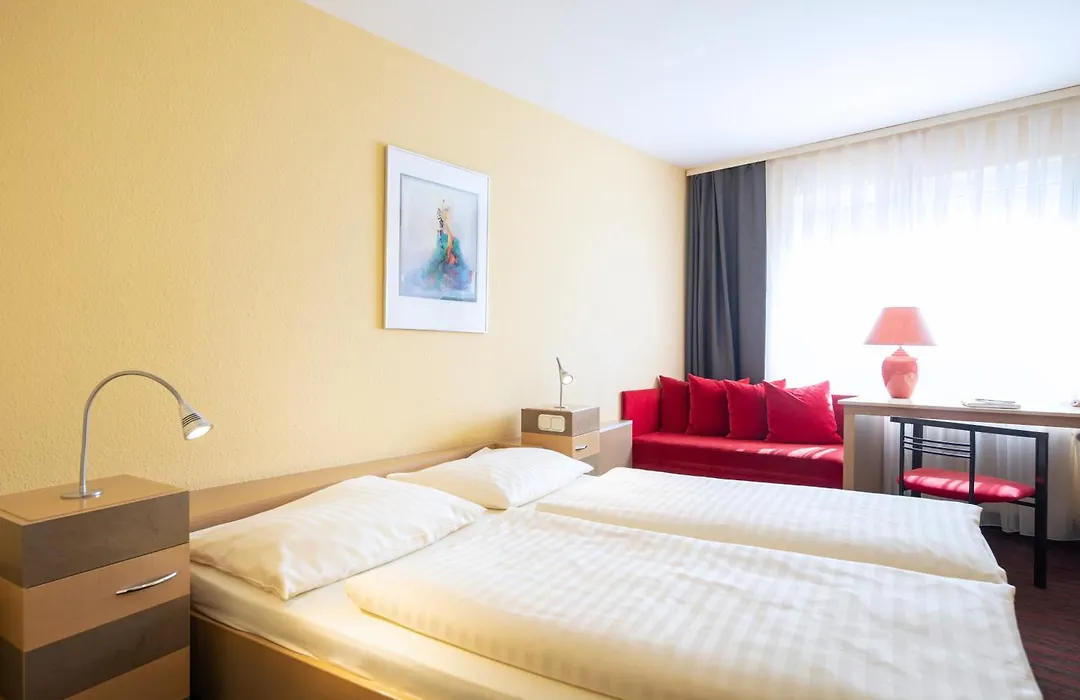 Michel Hotel Hodenhagen Serengeti-1