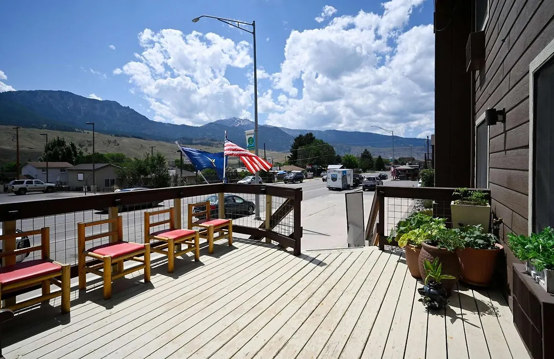 Super 8 By Wyndham Gardiner/Yellowstone Park Area-1