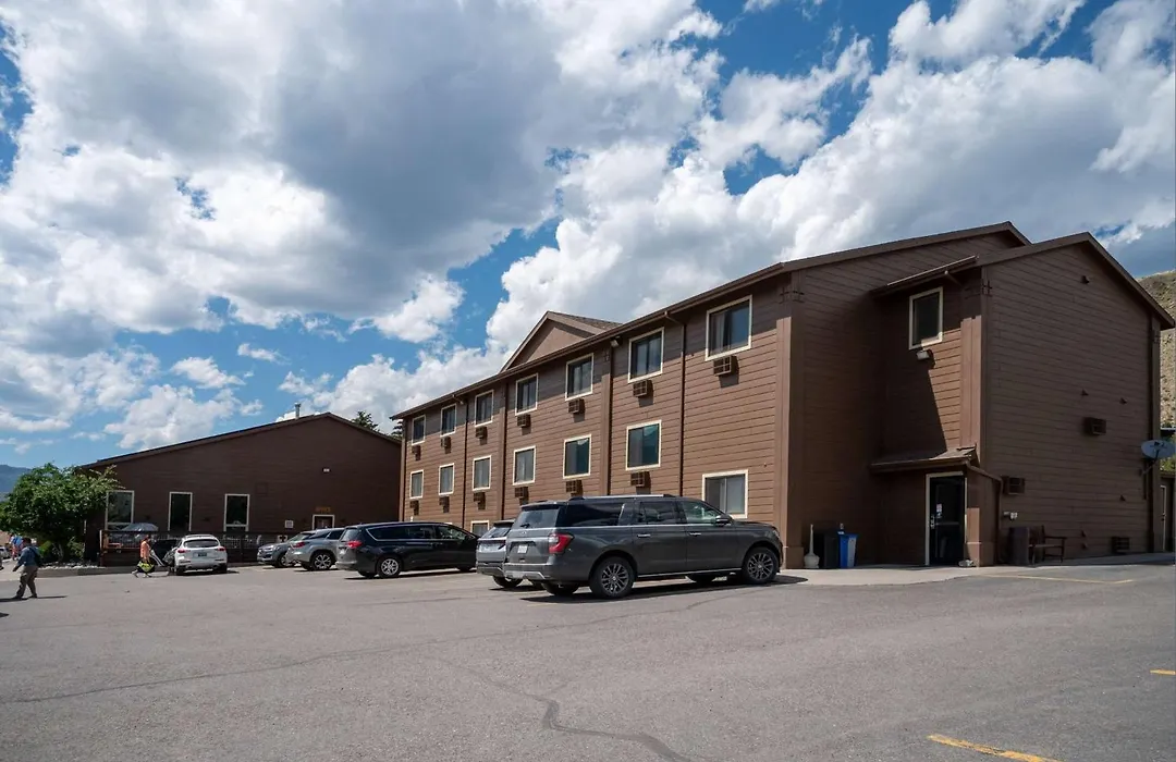 Super 8 By Wyndham Gardiner/Yellowstone Park Area-1