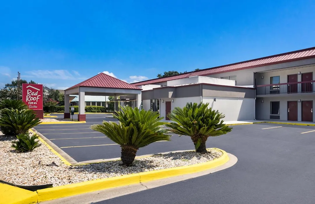 Red Roof Inn & Suites Statesboro - University-1