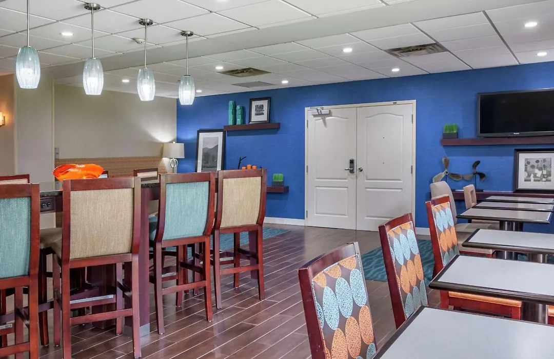 Hampton Inn Adel-1