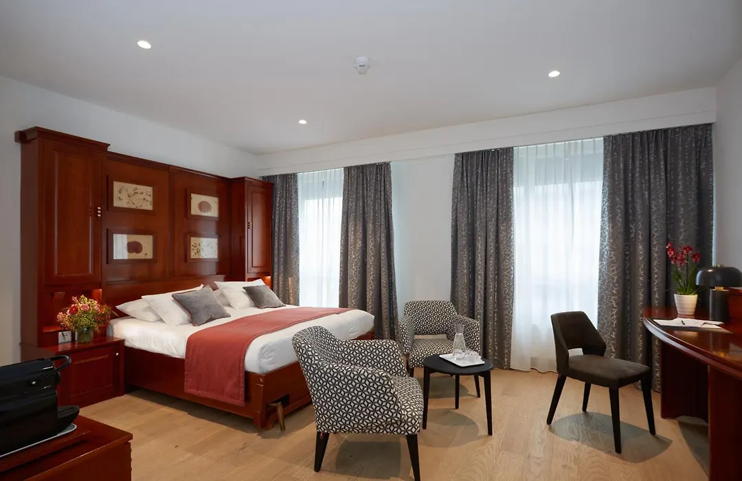 Hotel Suisse-1