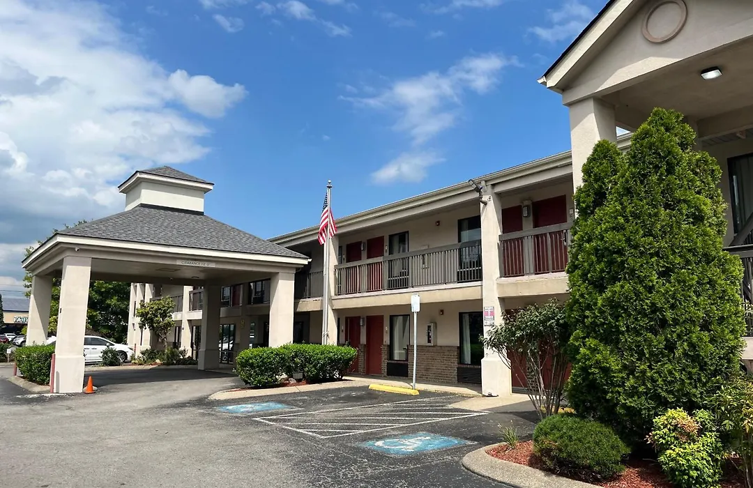 Econo Lodge Inn & Suites Murfreesboro Shopping District-1