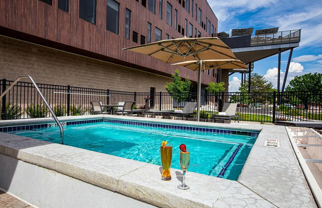 Hotel Maverick-1