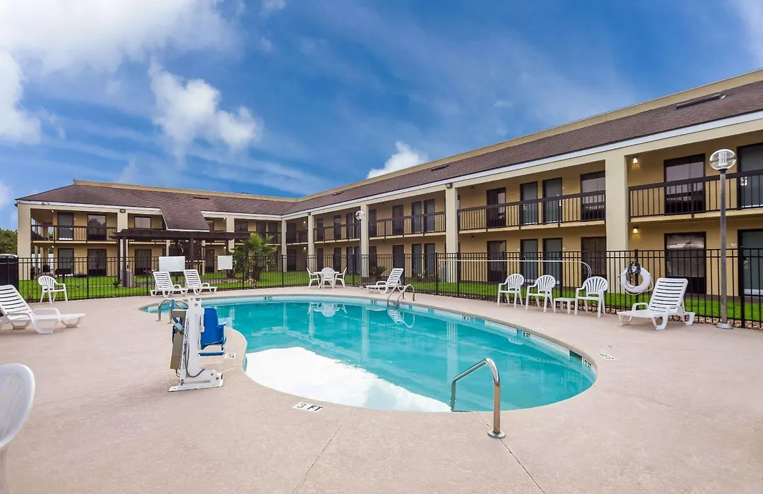 Quality Inn Coliseum-1