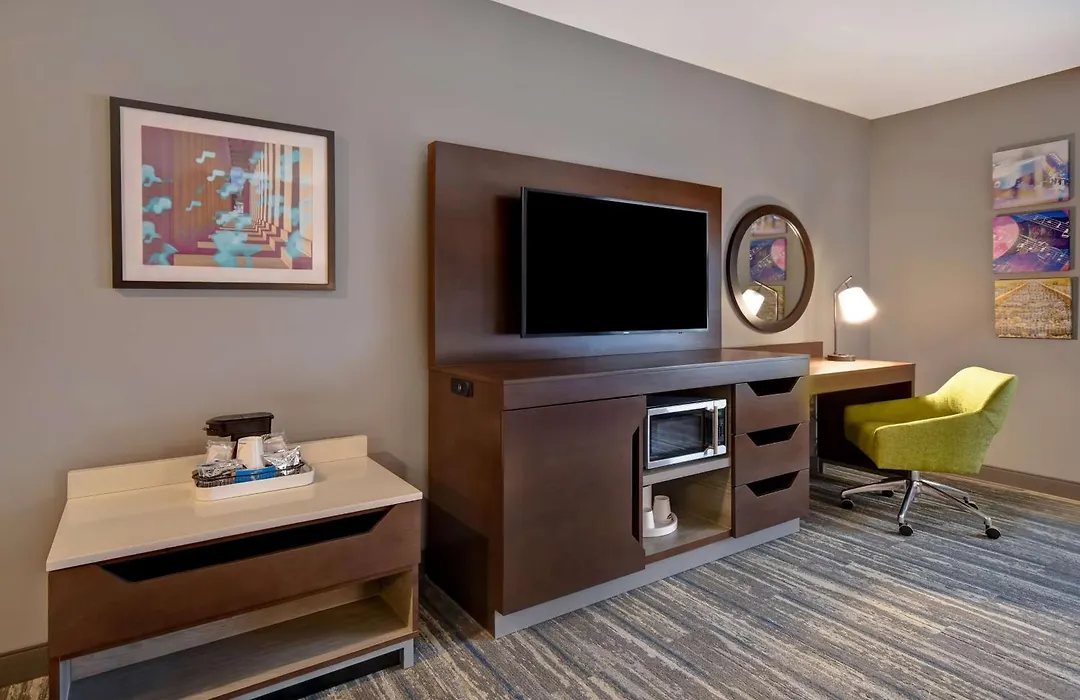 Hampton Inn Pleasant View-1