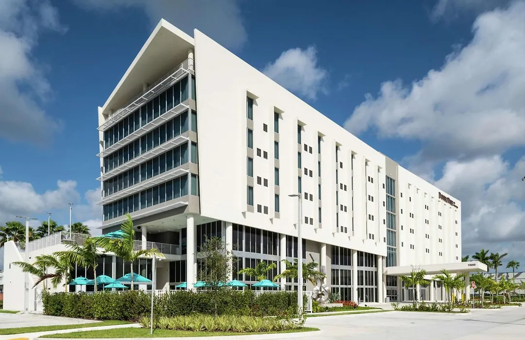 Doubletree By Hilton Miami Doral-1