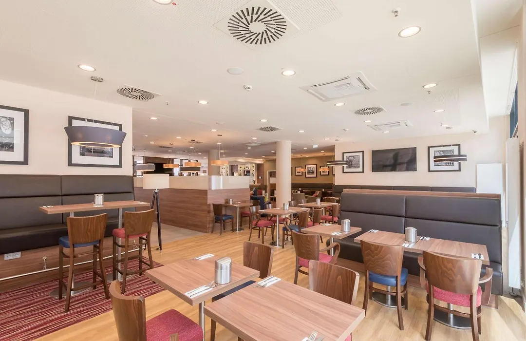 Hampton By Hilton Hamburg City Centre-1