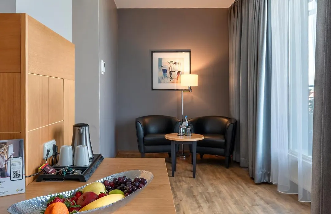 PLAZA Premium Köln-1